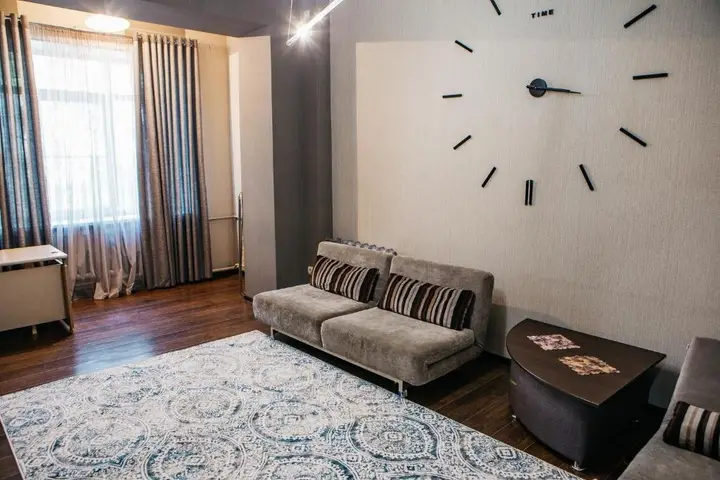 Алматы: Apartment on Torekulova 66
