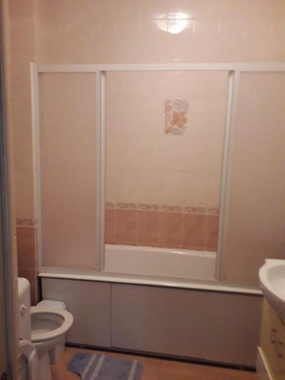 Алматы: Apartment on Shevchenko 99