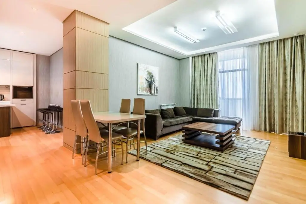 Астана: Apartment on Baytursynova 1
