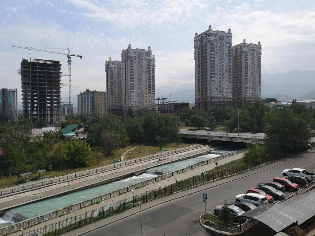 Алматы: Apartment Shakhristan 1