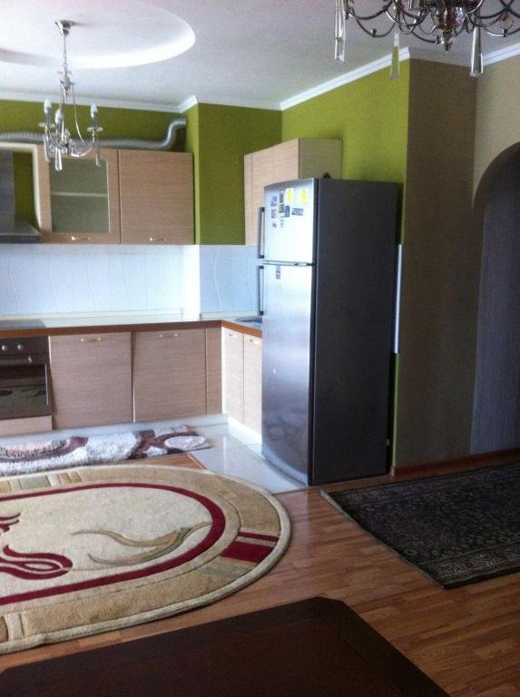 Алматы: Apartment on Al-Farabi 53