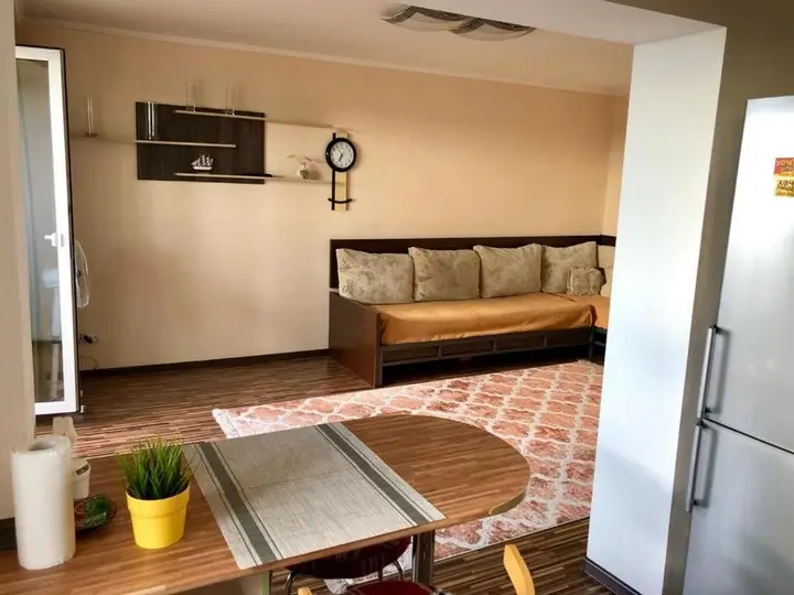 Усть-Каменогорск: Apartment on Republic Square