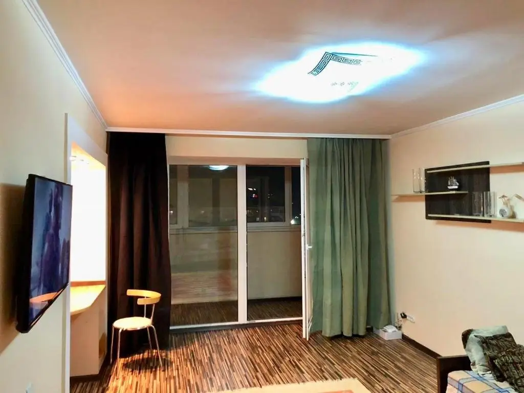 Усть-Каменогорск: Apartment on Republic Square