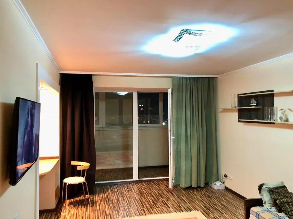 Усть-Каменогорск: Apartment on Republic Square
