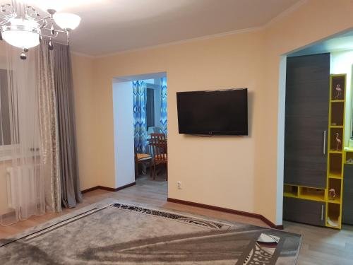 Усть-Каменогорск: Apartment on Prospekt Kuanysha Satpaeva 36 1