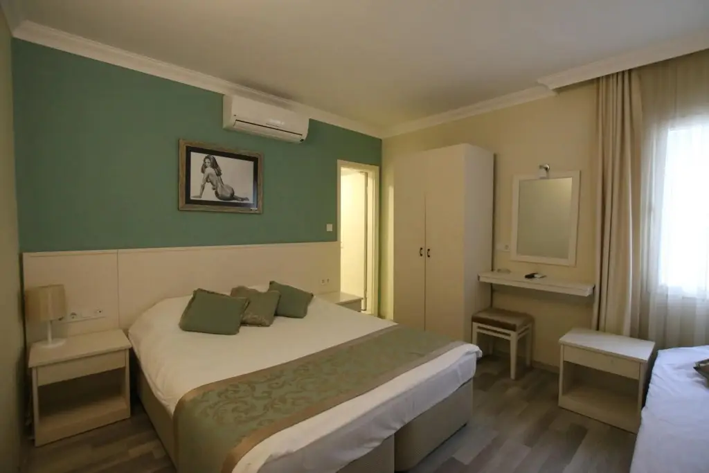 Artemis Hotel — фото 1