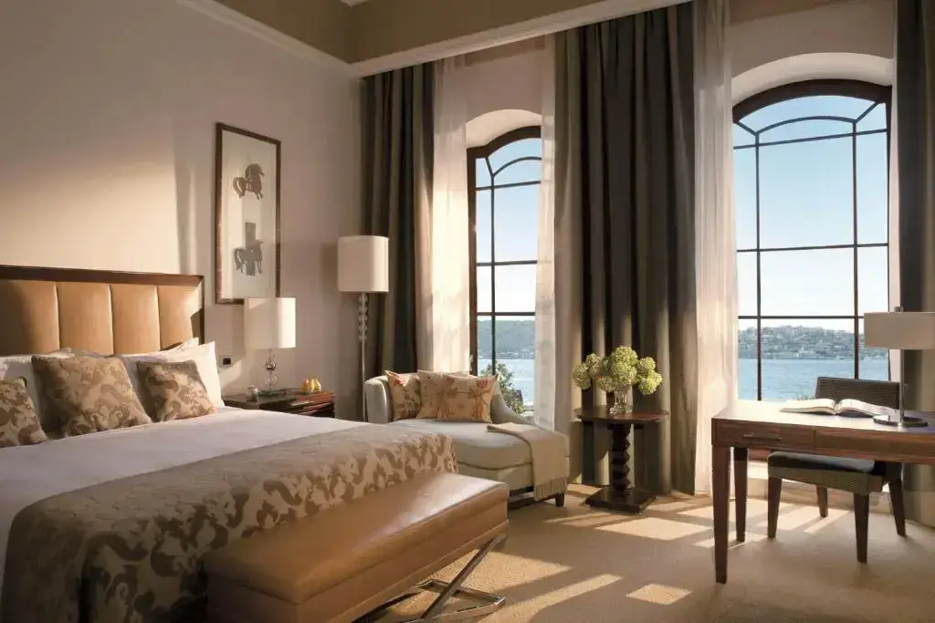 Стамбул: Four Seasons Hotel Istanbul at the Bosphorus