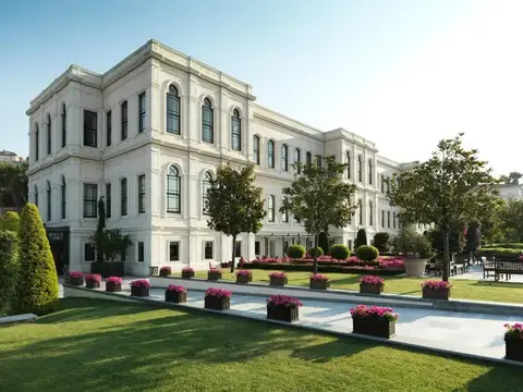 Four Seasons Hotel Istanbul at the Bosphorus — фото 1