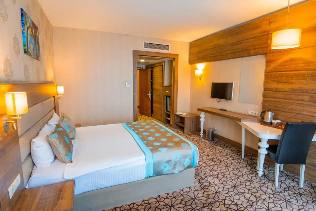 Инегол: Inegol Royal Hotel