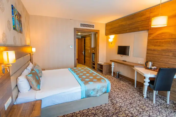 Инегол: Inegol Royal Hotel