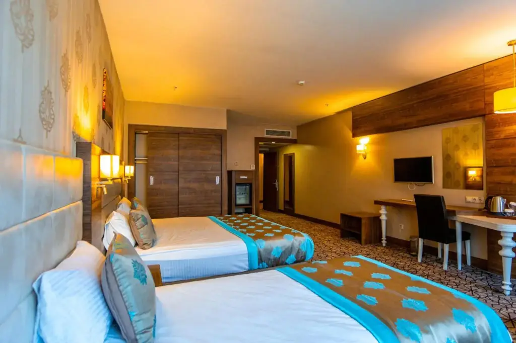 Инегол: Inegol Royal Hotel
