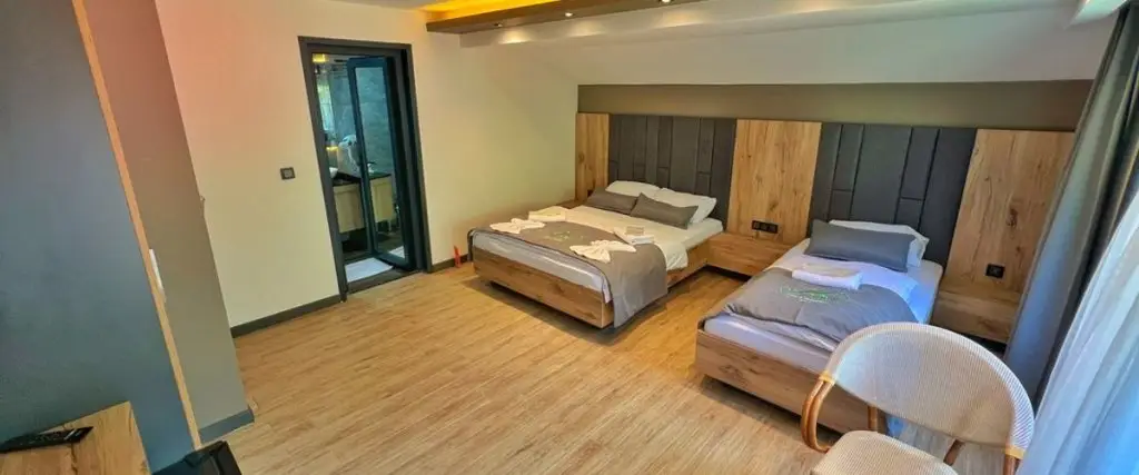 Арсин: Akyüz Kardeşler Otel & Bungolow