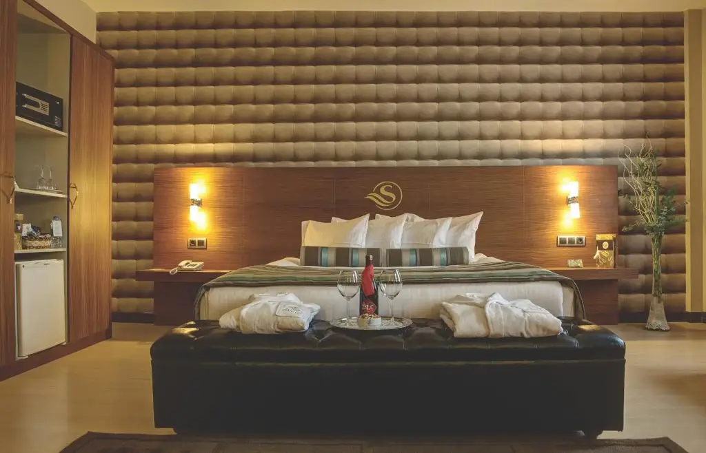 Измир: Susuzlu Atlantis Hotel