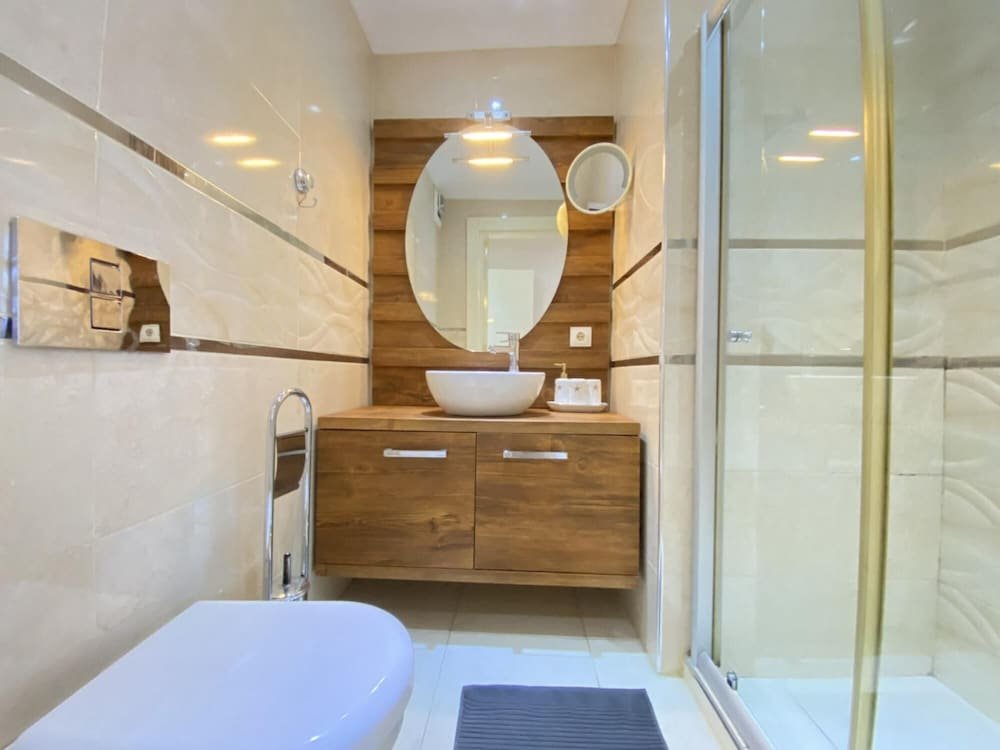 Стамбул: Missafir Stunning Flat with Terrace in Caddebostan