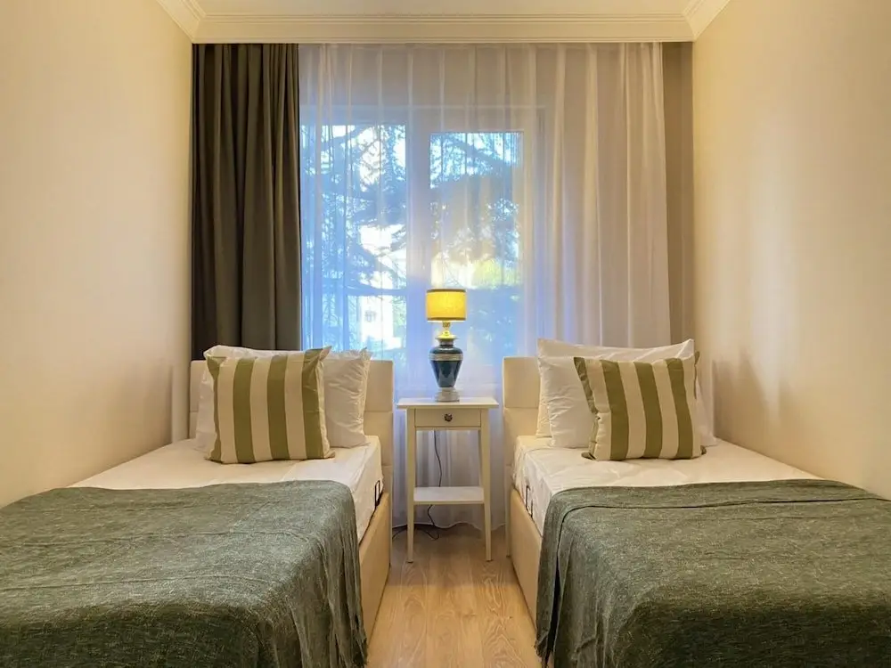 Стамбул: Missafir Stunning Flat with Terrace in Caddebostan