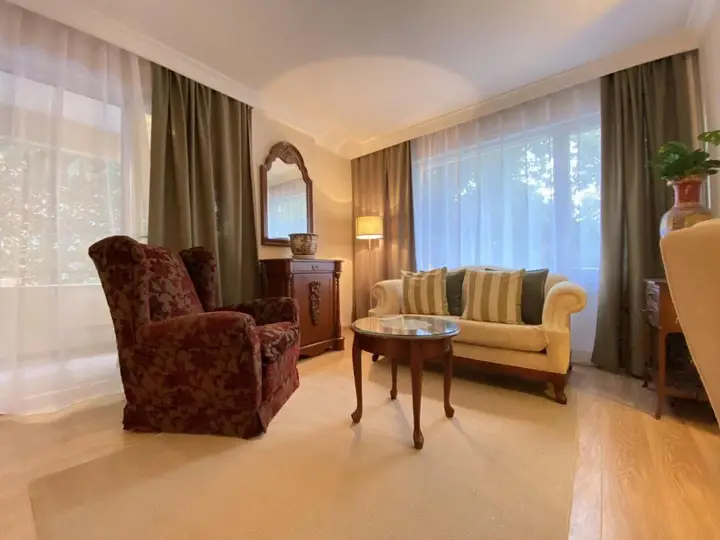 Стамбул: Missafir Stunning Flat with Terrace in Caddebostan