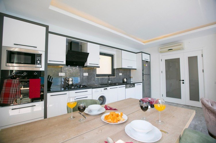 Исламлар: Villa Liz