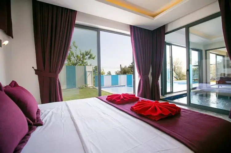 Исламлар: Villa Liz