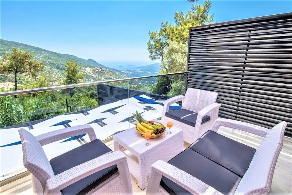 Исламлар: Villa Love