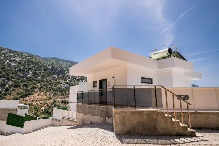 Исламлар: Villa Ice
