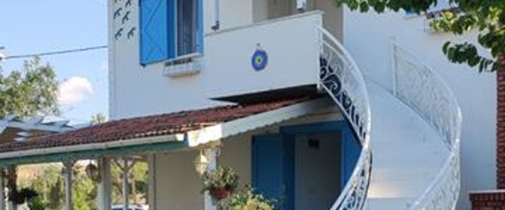 Гунейли: Holifera Otel