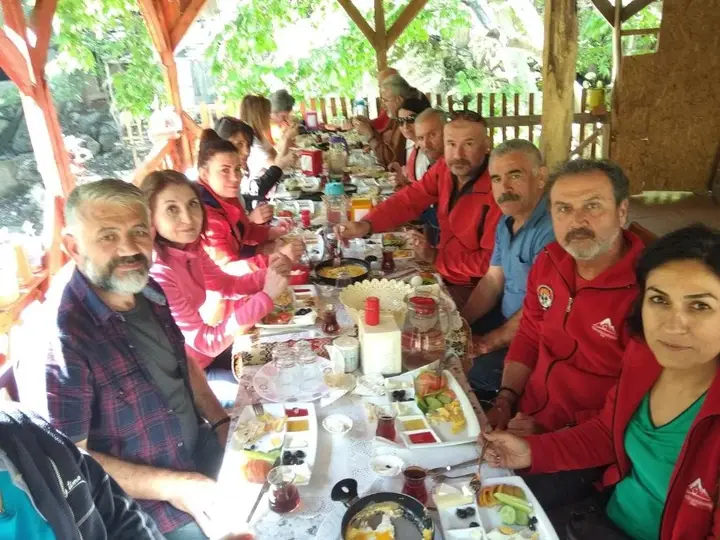 Buyukcakir: Kapuzbaşı Şelalesi Baştürk dinlenme tesisleri