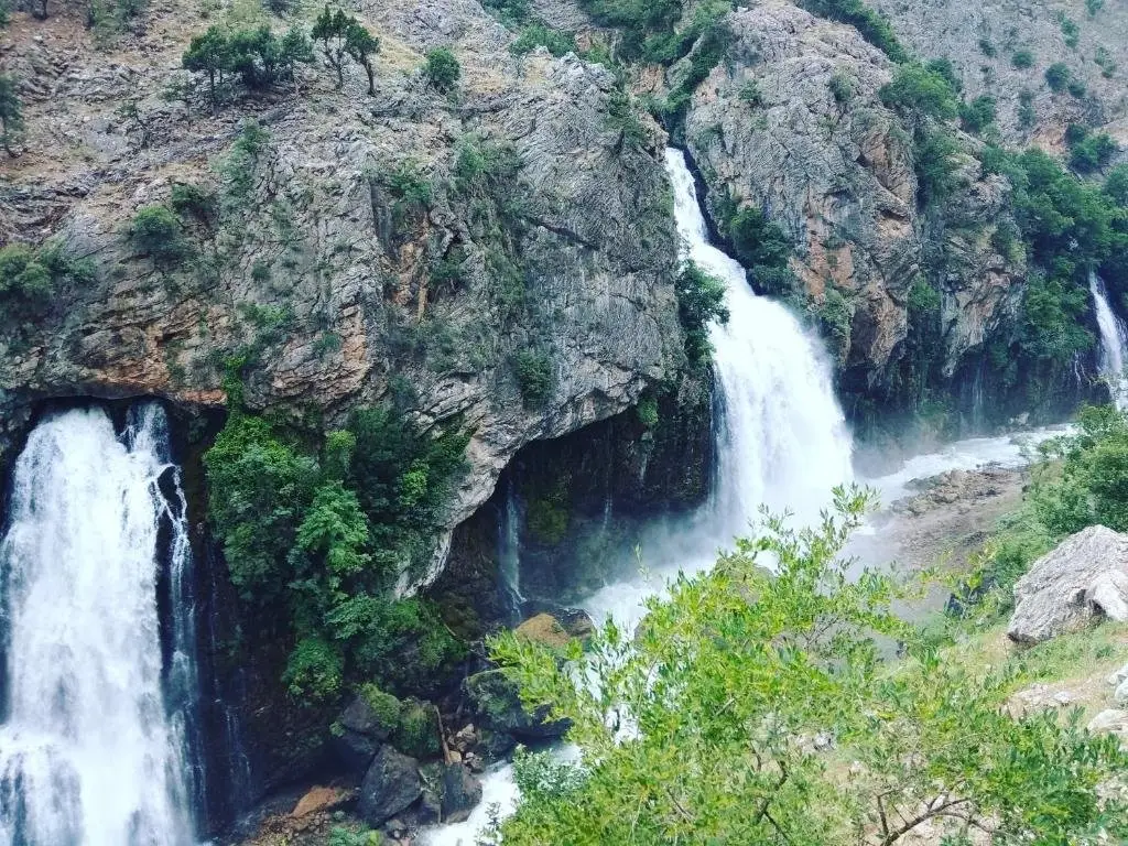 Buyukcakir: Kapuzbaşı Şelalesi Baştürk dinlenme tesisleri