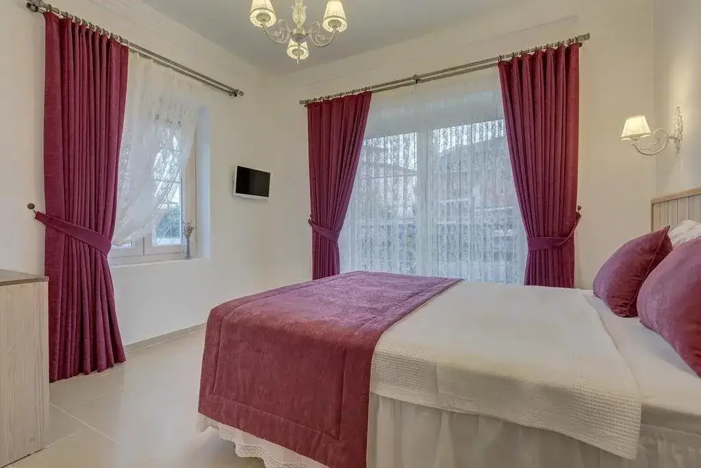 Чешме: Bella pietra otel