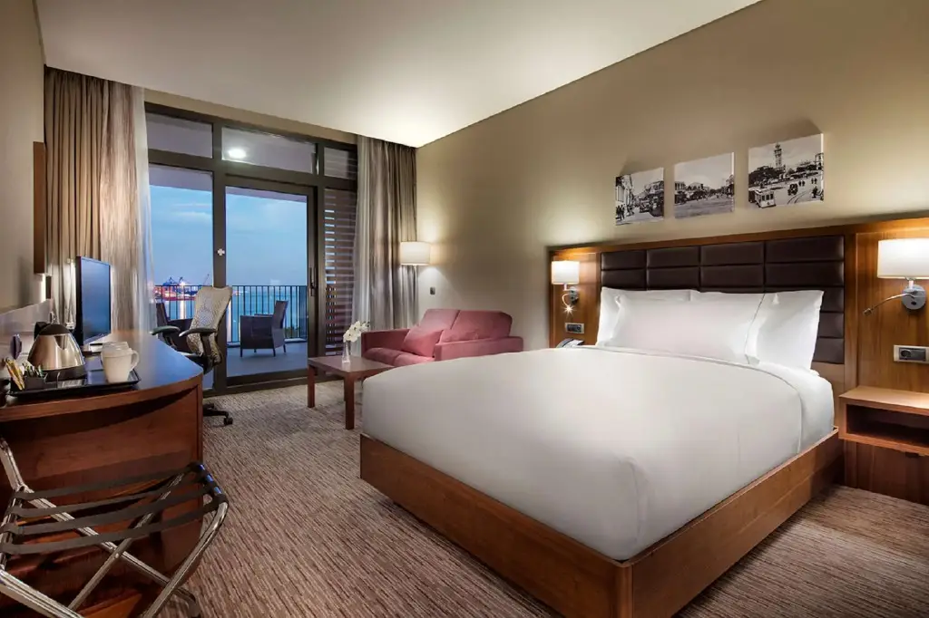 Измир: Hilton Garden Inn Izmir Bayrakli