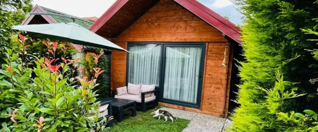 Янык: Adesa Bungalow Hotel