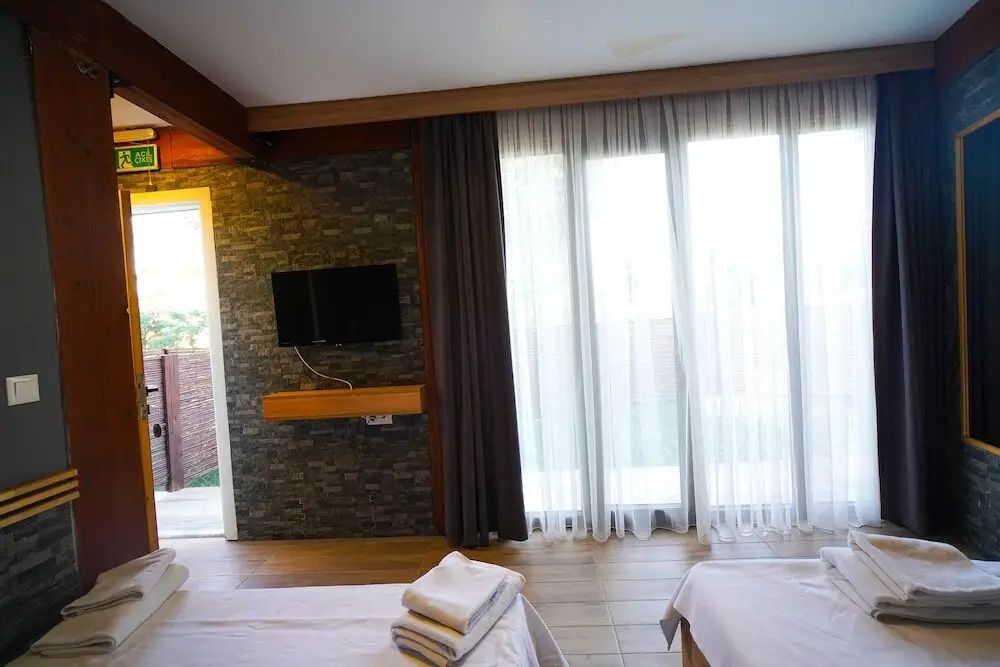 Айвалык: Qcunda Otel Restorant