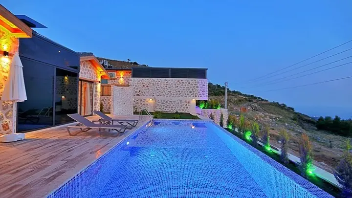 Исламлар: Villa Ayla