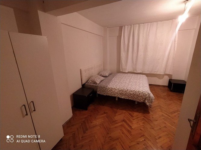 Стамбул: Uskudar Square Near Metro House