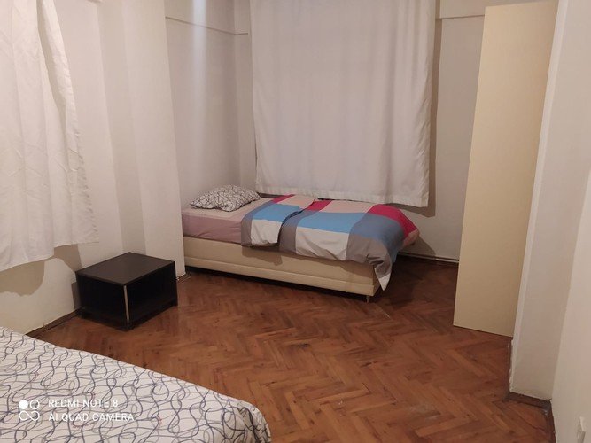 Стамбул: Uskudar Square Near Metro House