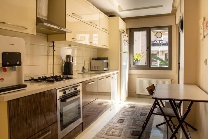 Измир: Vermilion | Karabaglar