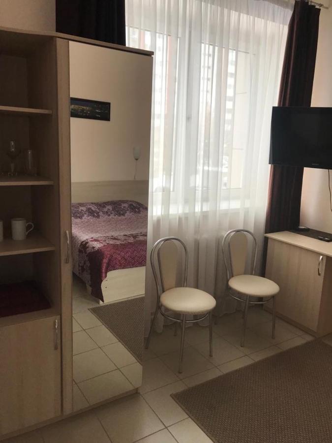 Киров: Den' i noch mini- hotel
