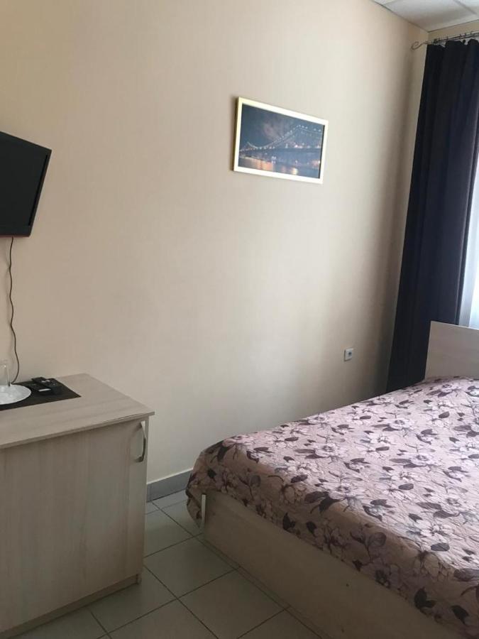 Киров: Den' i noch mini- hotel