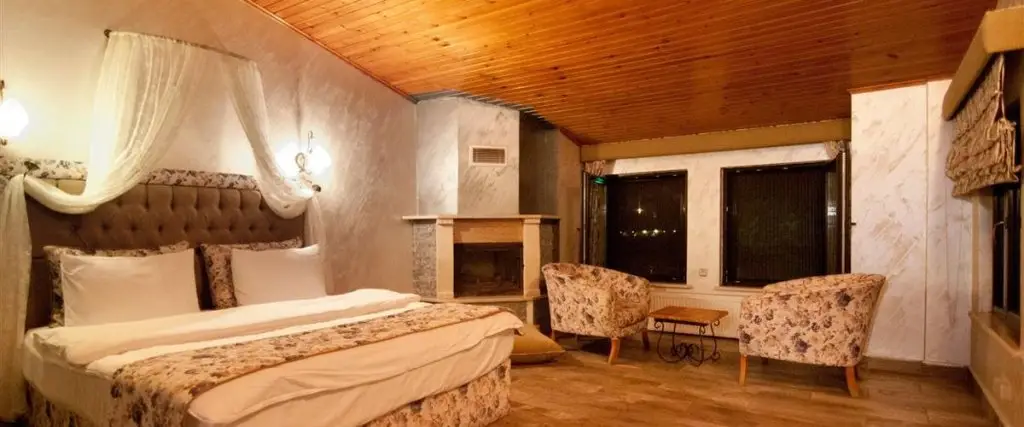 Сайл: Gizemli Nehir Hotel
