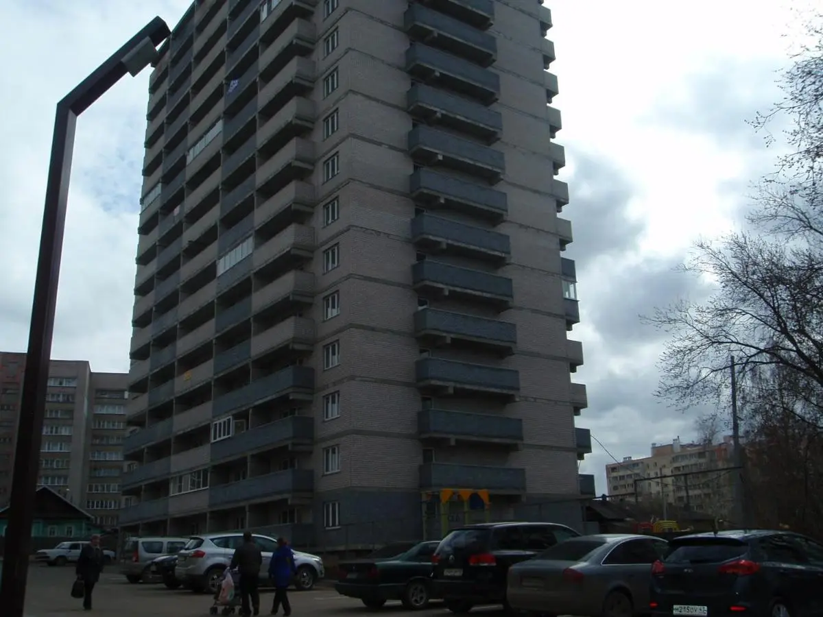 Киров: Apartment on 2-Y Khlynovskiy Pereulok 1