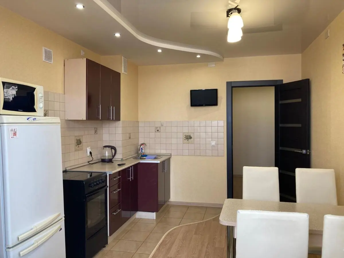 Киров: Apartments on Oktyabrskiy prospekt 157