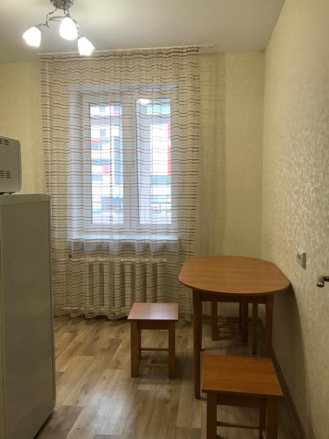 Киров: Apartments in Kirov Orlovskaya 4