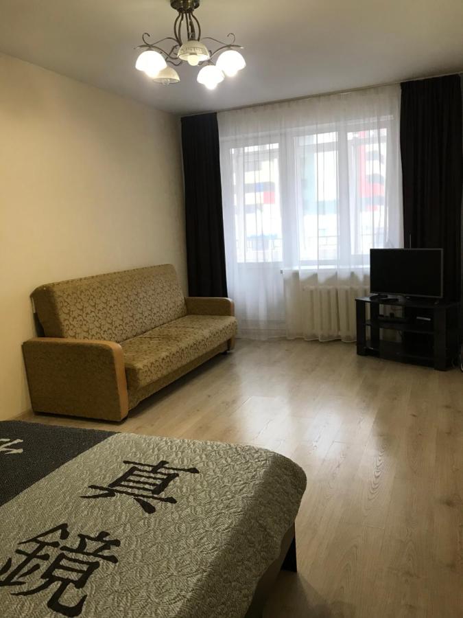 Киров: Apartments in Kirov Orlovskaya 4