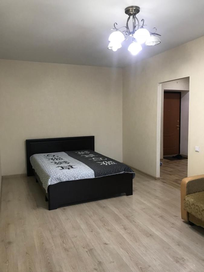 Киров: Apartments in Kirov Orlovskaya 4