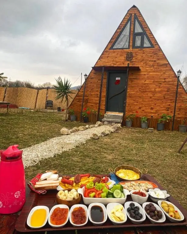 Увезпинар: Yalova Kasaba Bungalov