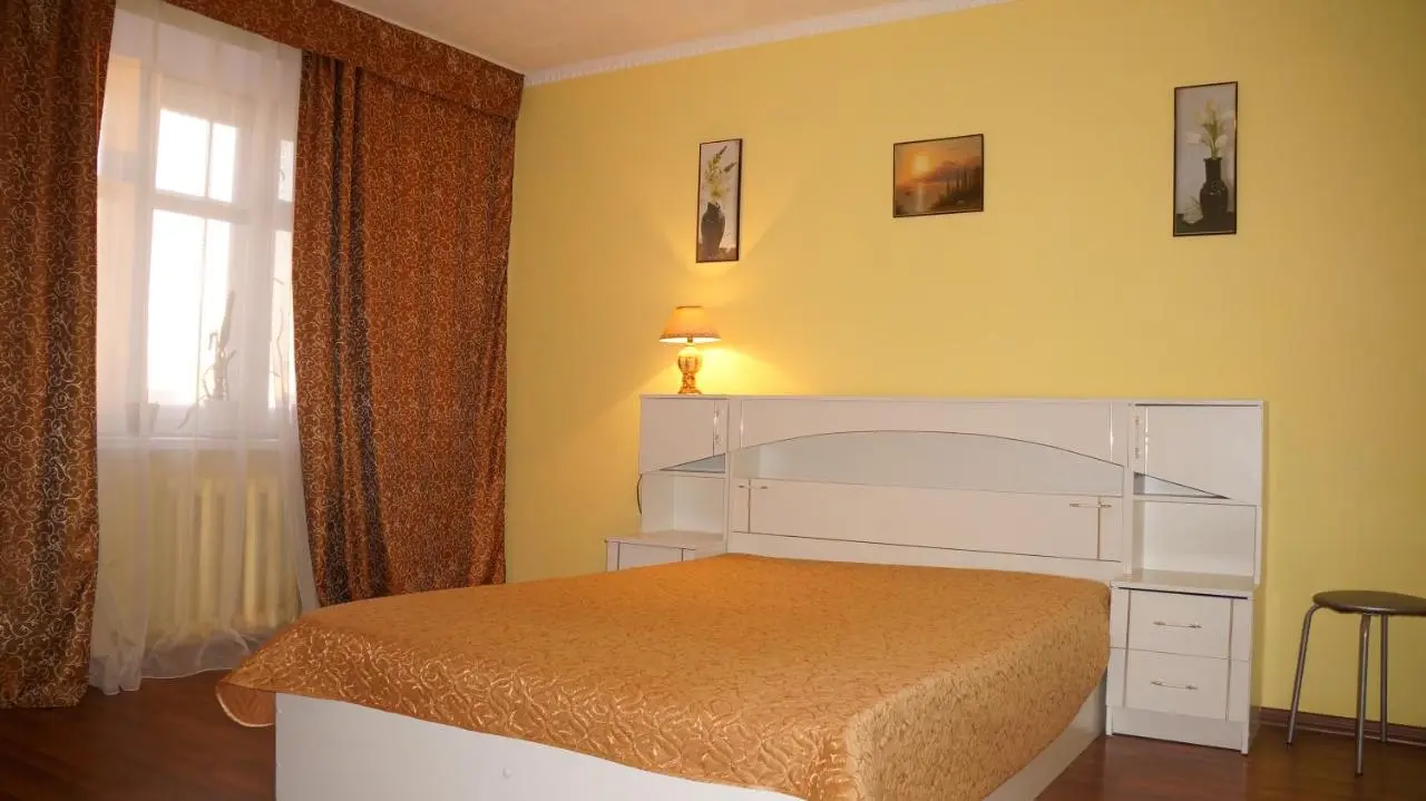 Киров: Apartments na Lenina