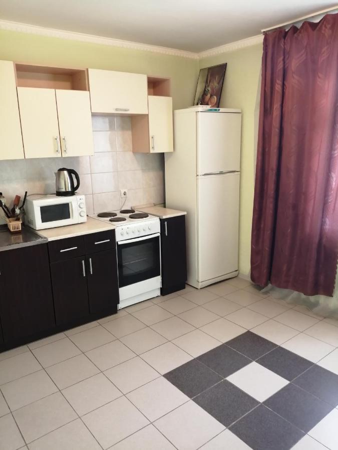 Киров: Apartments na Lenina