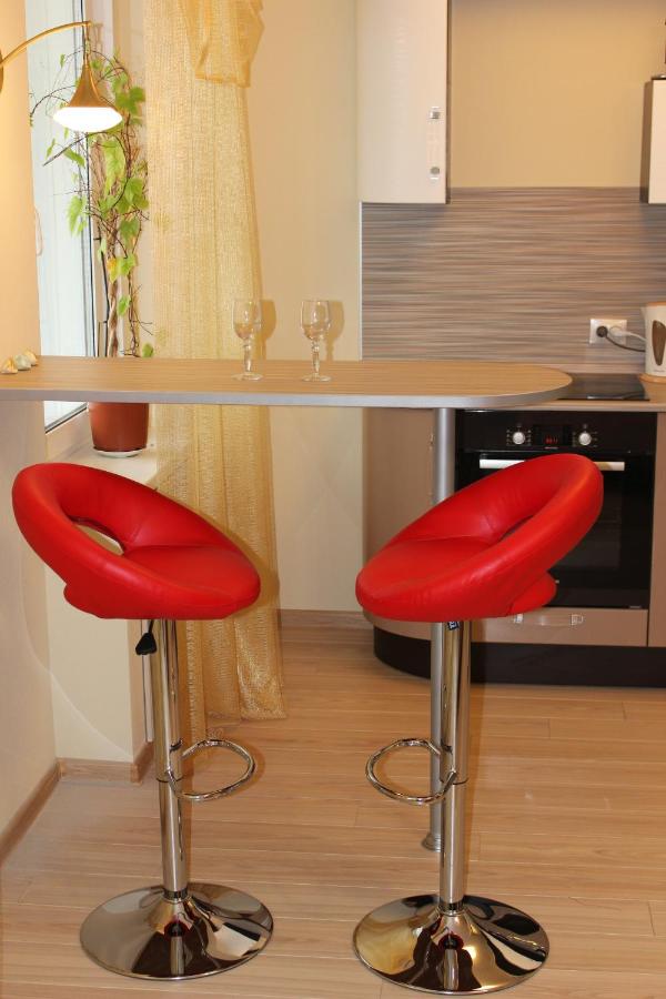Киров: Apartments na Lenina