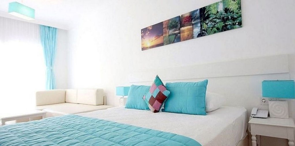 Чешме: Yeni Hotel