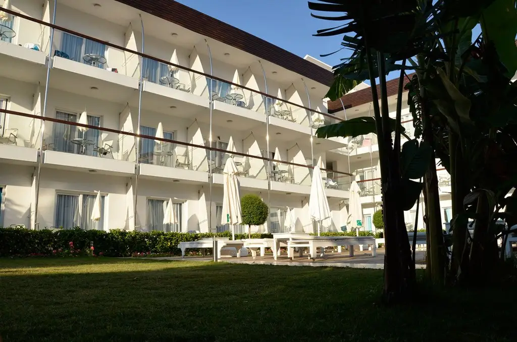 Чешме: Yeni Hotel
