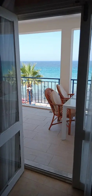 Кушадасы: Room in House - 2 Bedroom House Ladies Beach